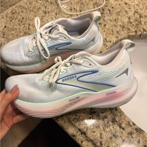 Brooks White and Blue Athletic Sneakers